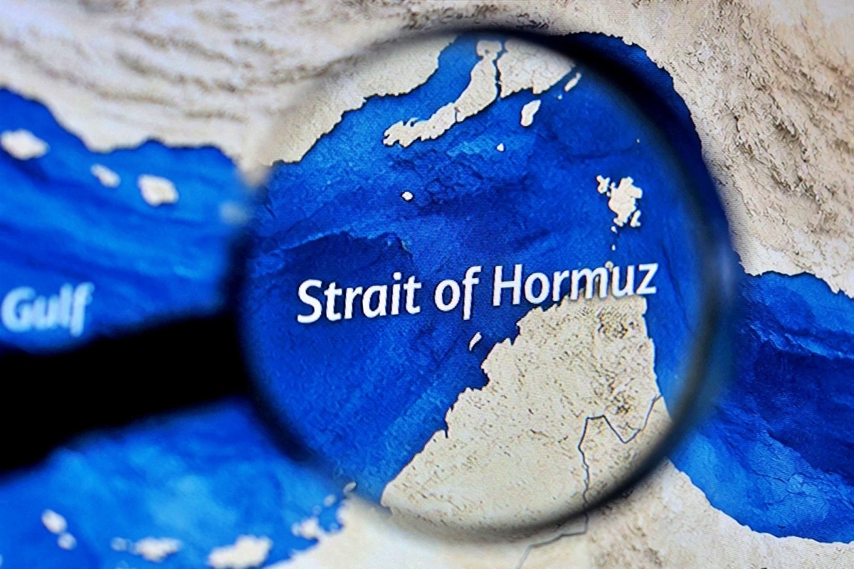 phap va anh chu tri hoi nghi giai quyet cang thang eo bien hormuz hinh anh 1