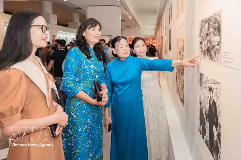 exhibition on lenin portraits opens in hanoi picture 1