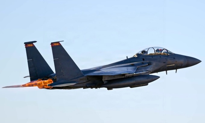 my xac nhan chien dau co dau tien roi tai iran, mot phi cong duoc giai cuu hinh anh 1