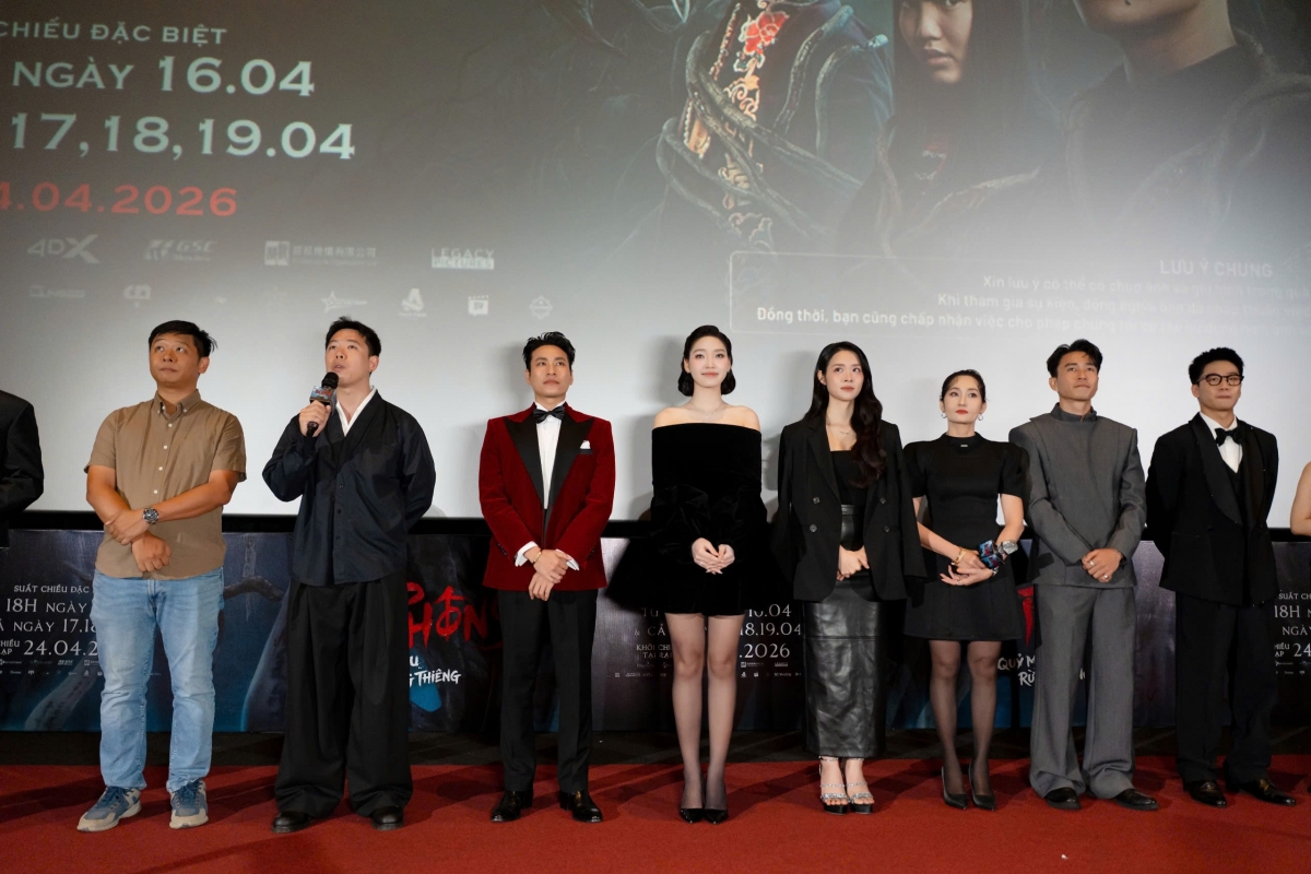 so ma co tieng van dong phim kinh di, kieu minh tuan gay to mo cuc do hinh anh 1