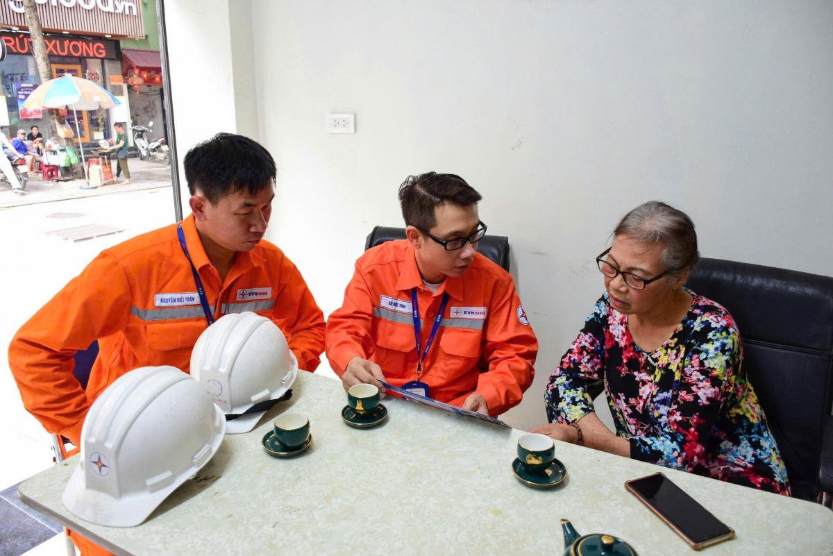 tong cong ty Dien luc tp ha noi day manh trien khai cac dich vu dien gia tang hinh anh 1