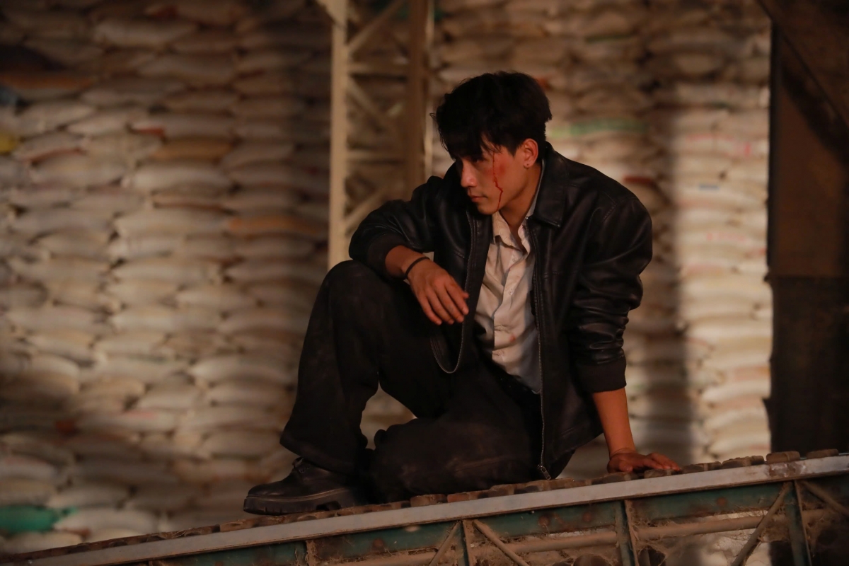 phim viet dat 1,2 ty view, nam chinh ngat xiu sau 14 tieng quay canh hanh dong hinh anh 4