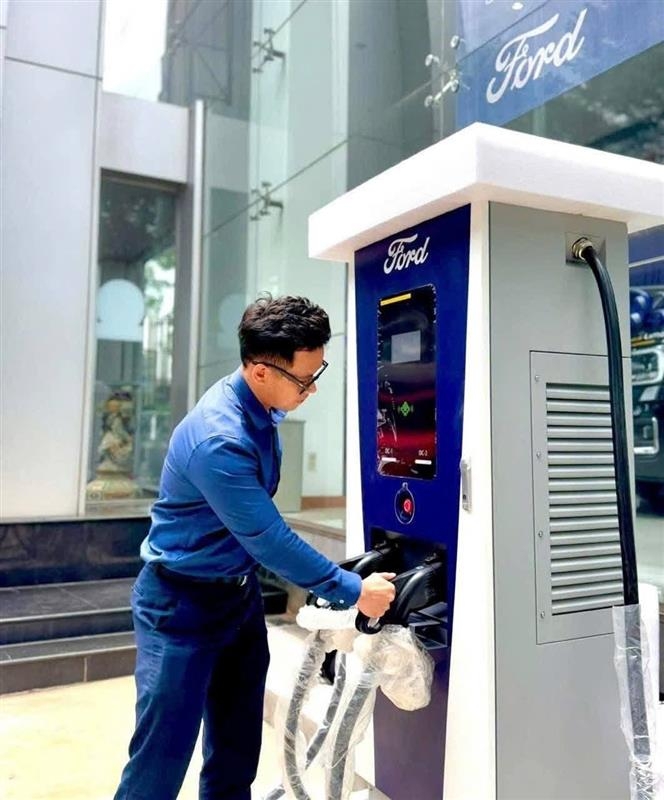 ford viet nam giam gia soc 900 trieu dong cho mustang mach-e hinh anh 2