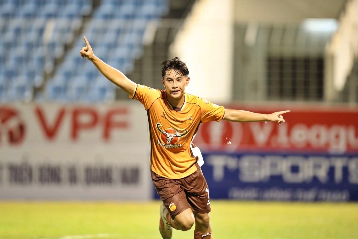 hagl vang than dong gia bao o cuoc so tai voi ninh binh hinh anh 1