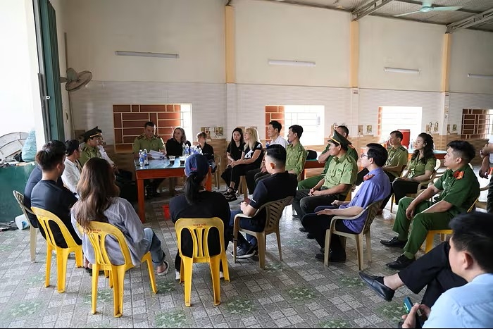 mot ho dan o nghe an tu nguyen ban giao 2 ca the gau ngua nuoi nhot hon 20 nam hinh anh 2