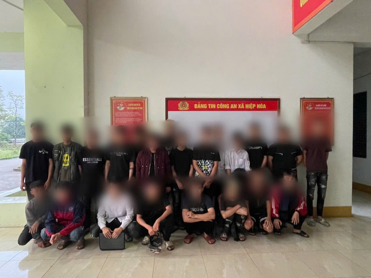 cong an bac ninh trieu tap 25 doi tuong lang lach, danh vong dua xe tren pho hinh anh 1