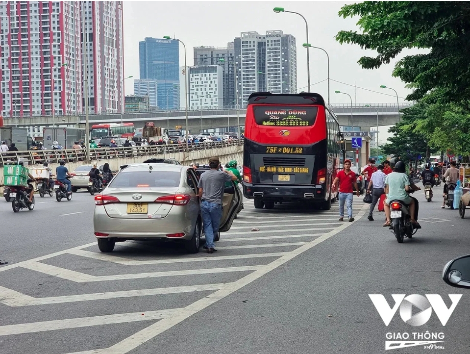 Sửa Nghị định 168 để xe dù không thể vi phạm