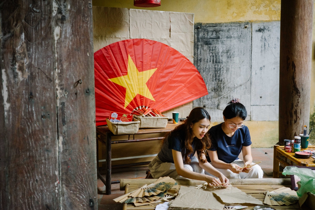 pho co ha noi dip 30 4 soi dong khong gian van hoa hinh anh 1