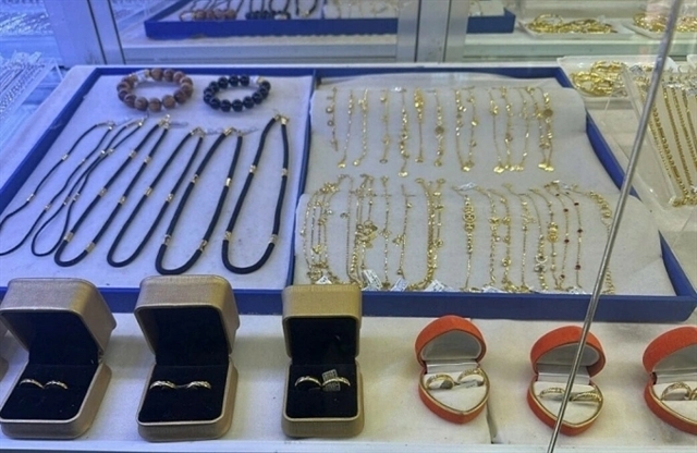 hcm city fines gold shops, seizes untraceable jewellery in market crackdown picture 1