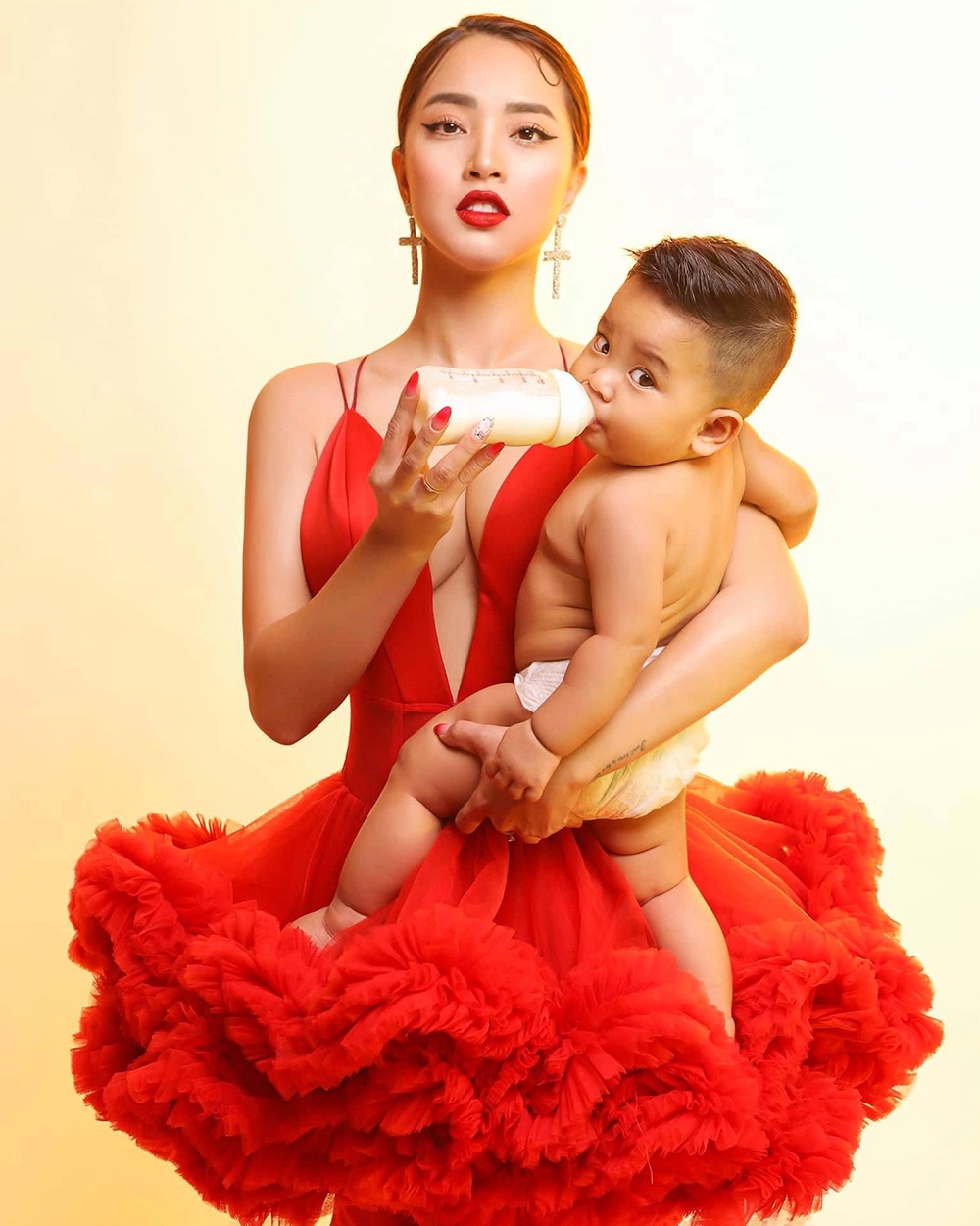 sao viet 5 4 phuong oanh thu hut cong dong mang bang status lac quan hinh anh 3