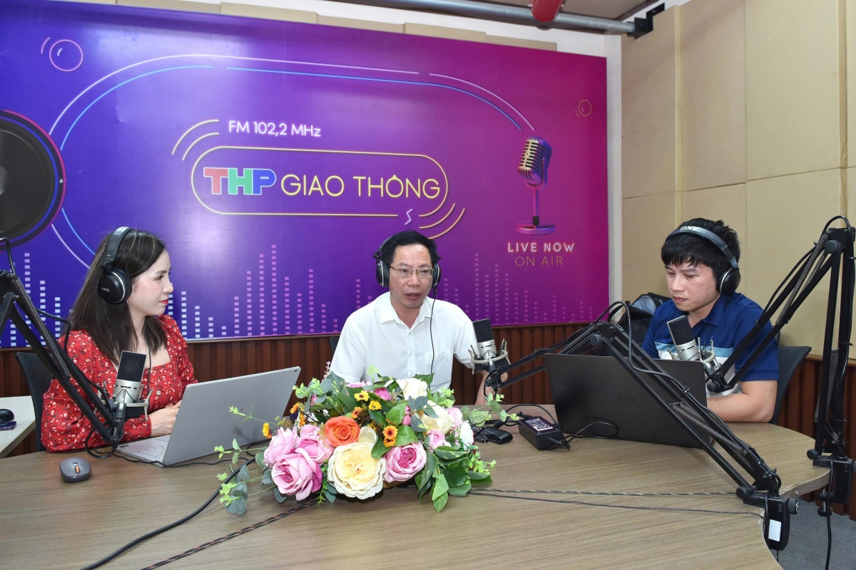 Ung dung cong nghe moi, ai vao phat thanh khong danh mat ban sac rieng moi la thanh cong hinh anh 3