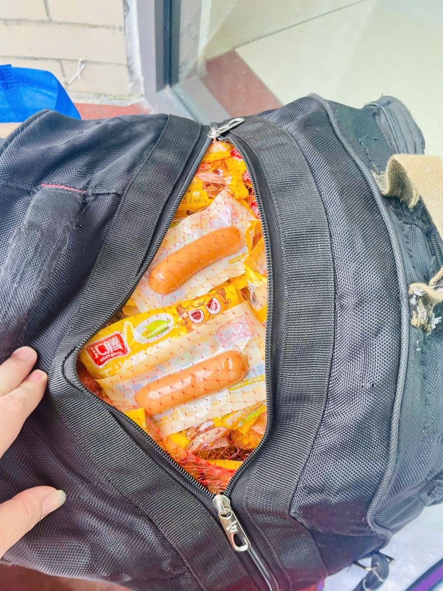 hang tan thit ban , moc xanh dinh tuon vao thi truong noi dia hinh anh 2