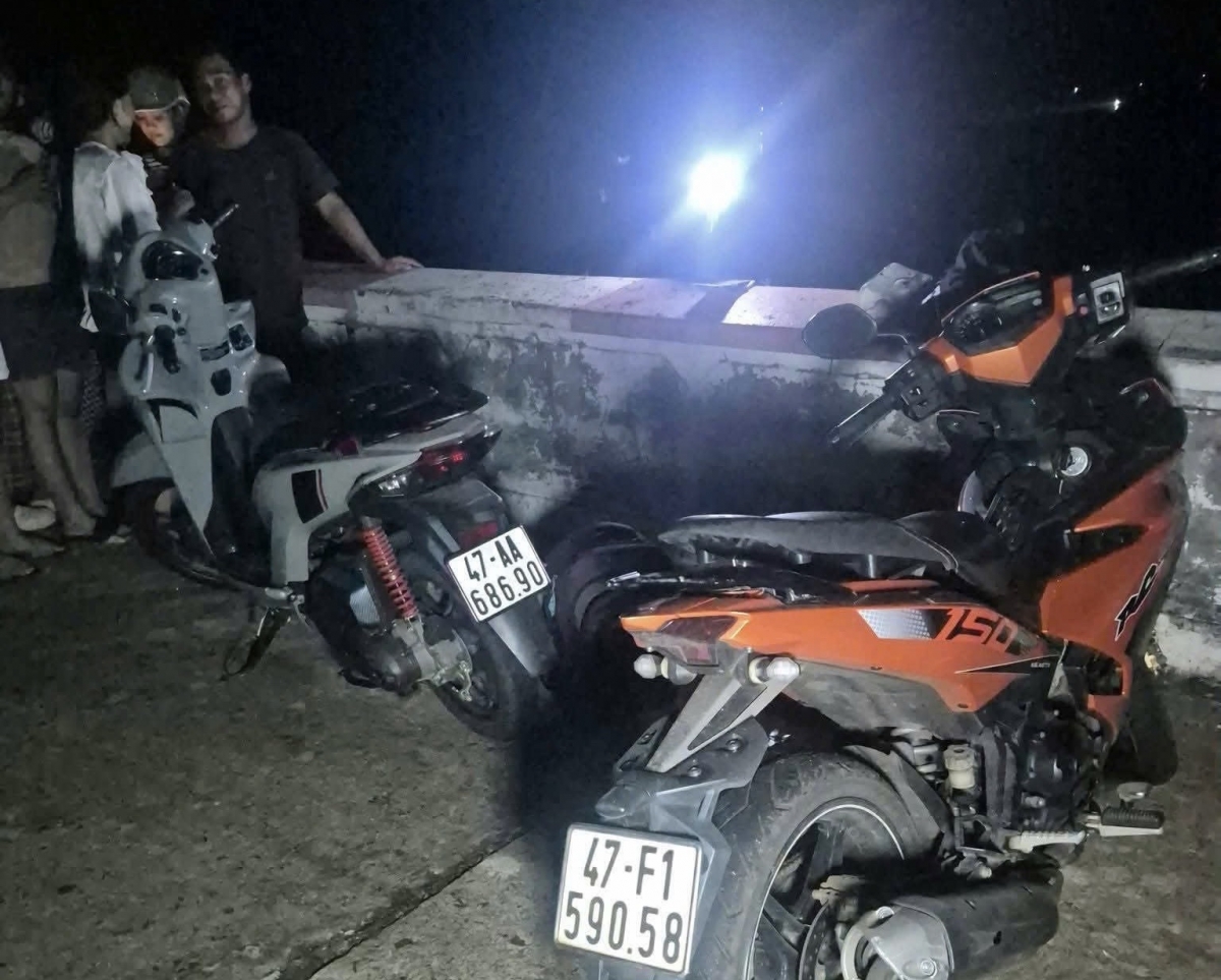 Diễn biến mới vụ thi thể đôi nam nữ dưới hồ Krông Búk Hạ, trên bờ có 2 xe máy