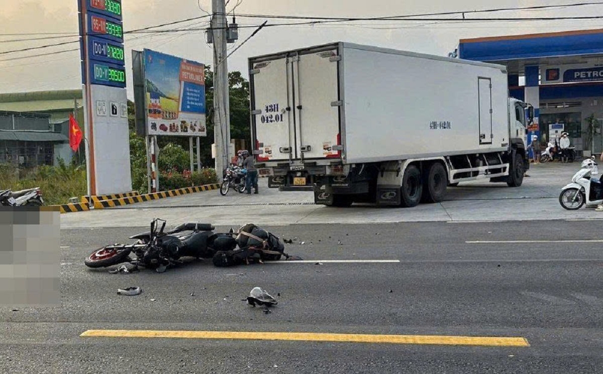 xe may va cham xe tai dong lanh, 1 nguoi tu vong hinh anh 1