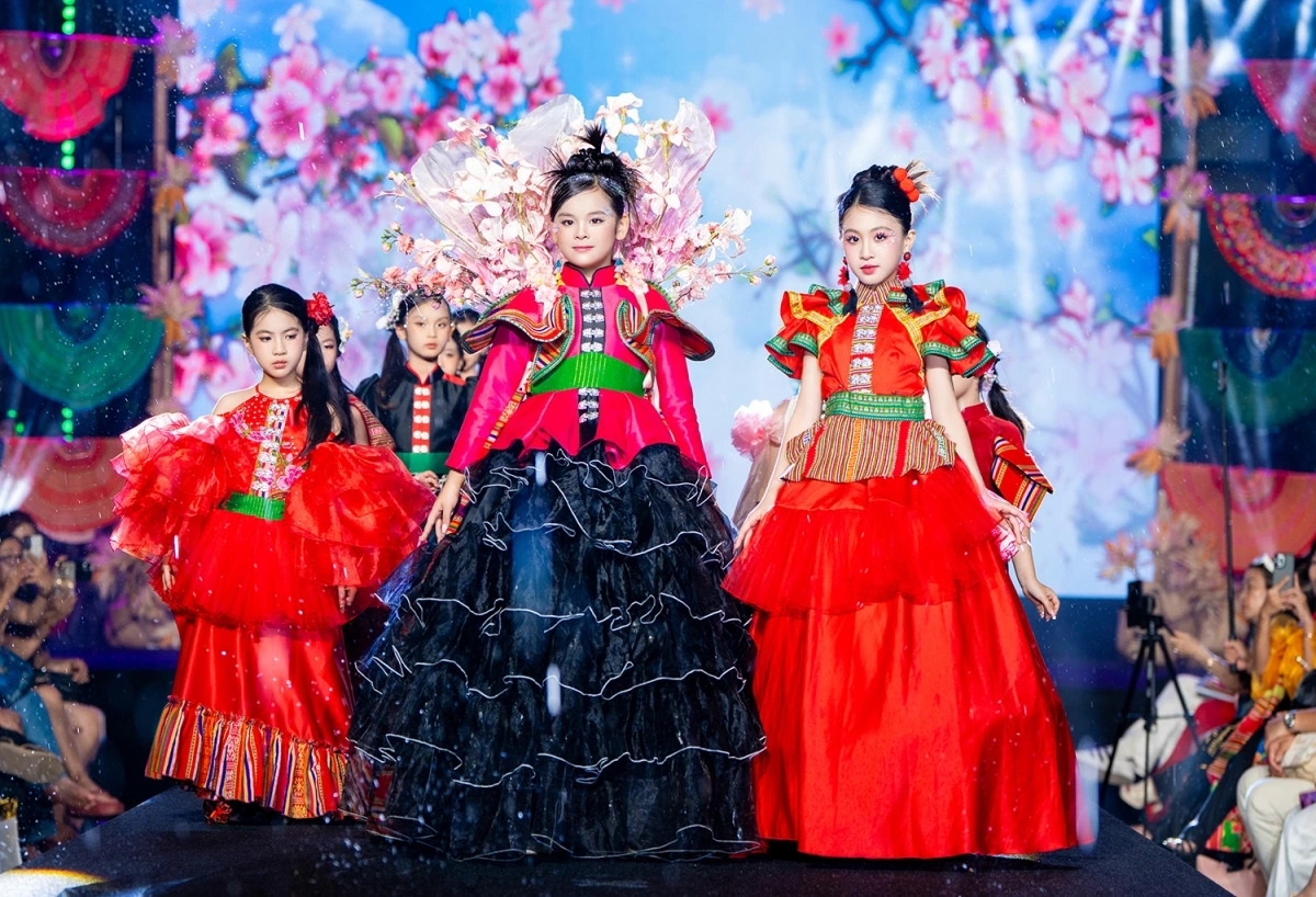 san khau thoi trang thieu nhi mo rong hanh trinh xuyen viet nam 2026 hinh anh 3