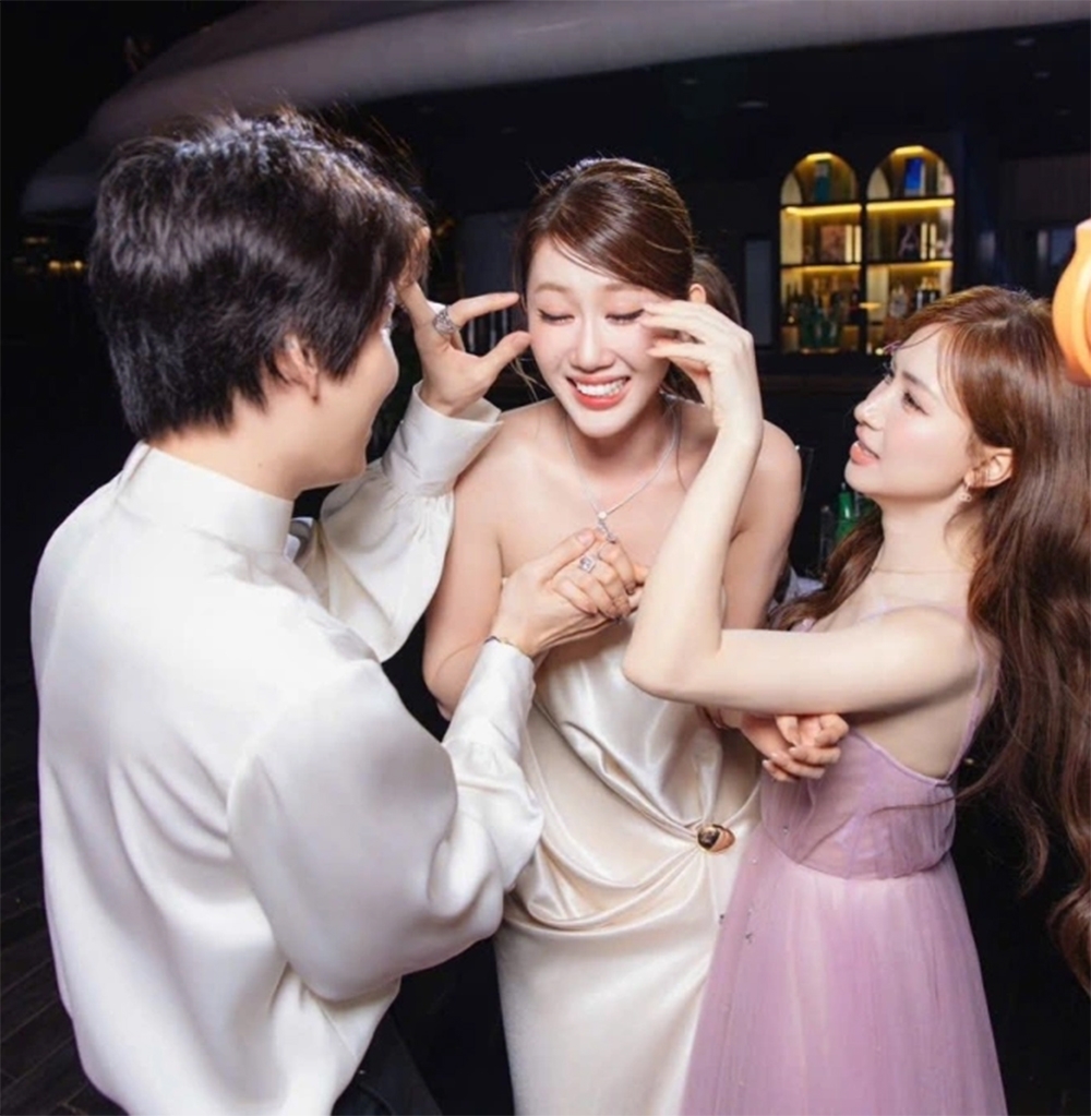 sao viet 8 4 thuy ngan rang ro o tuoi 35, huyen my gay ban tan thanh ly giay ban hinh anh 3