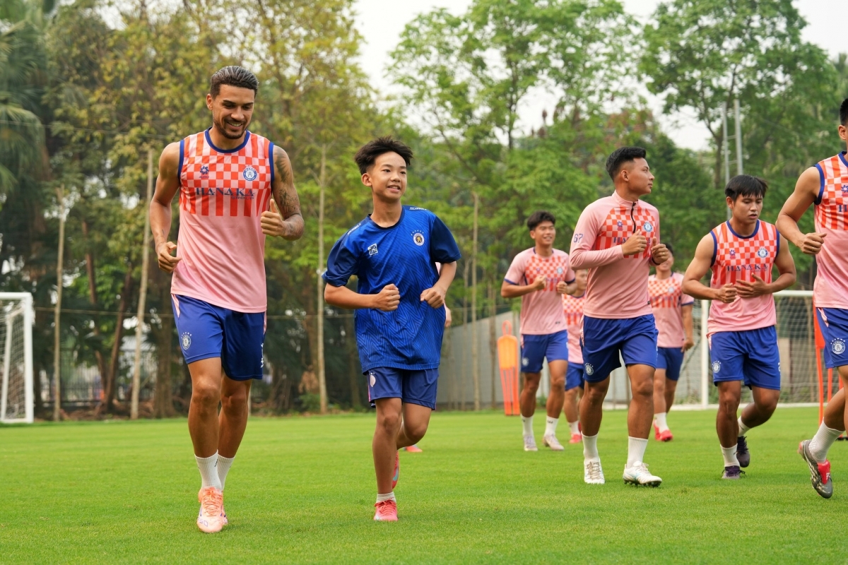 hoang hen giu dung loi hua, hanh dong don tim sau man trinh dien choi sang hinh anh 2