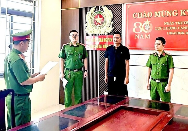 khoi to tai xe dung dien thoai, tong tu vong cong nhan moi truong o thai nguyen hinh anh 1