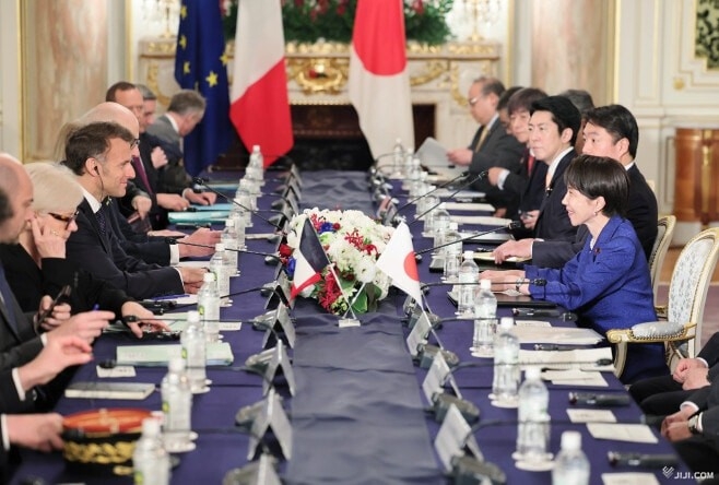 thuong dinh nhat - phap quan ngai sau sac truoc tinh hinh trung Dong hinh anh 1