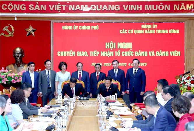 hoi nghi chuyen giao, tiep nhan to chuc dang va dang vien cua 5 dang bo hinh anh 3