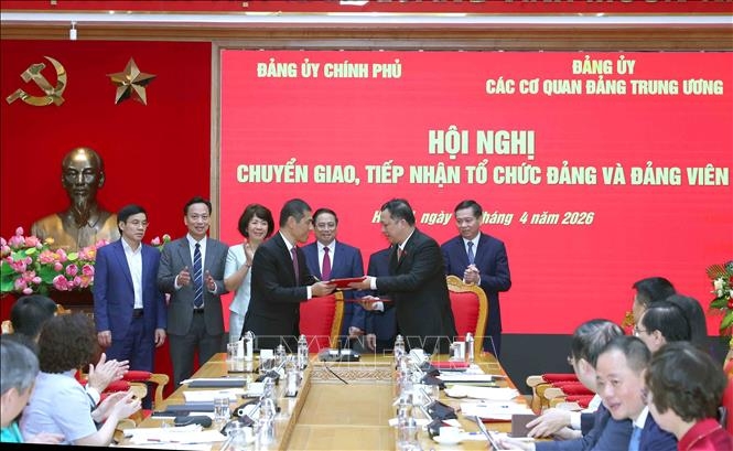 hoi nghi chuyen giao, tiep nhan to chuc dang va dang vien cua 5 dang bo hinh anh 4