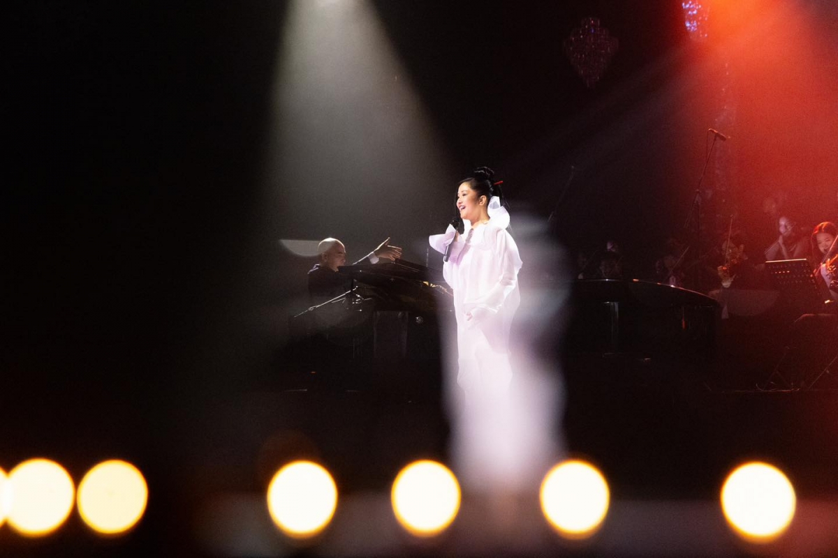 sao viet 14 4 van mai huong khoe body boc lua, visual gay bao mang xa hoi hinh anh 7