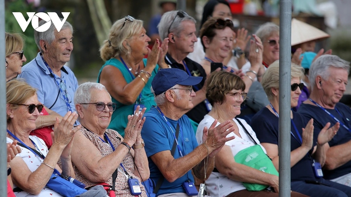 hai phong village artisans keep water puppetry alive to draw tourists picture 15