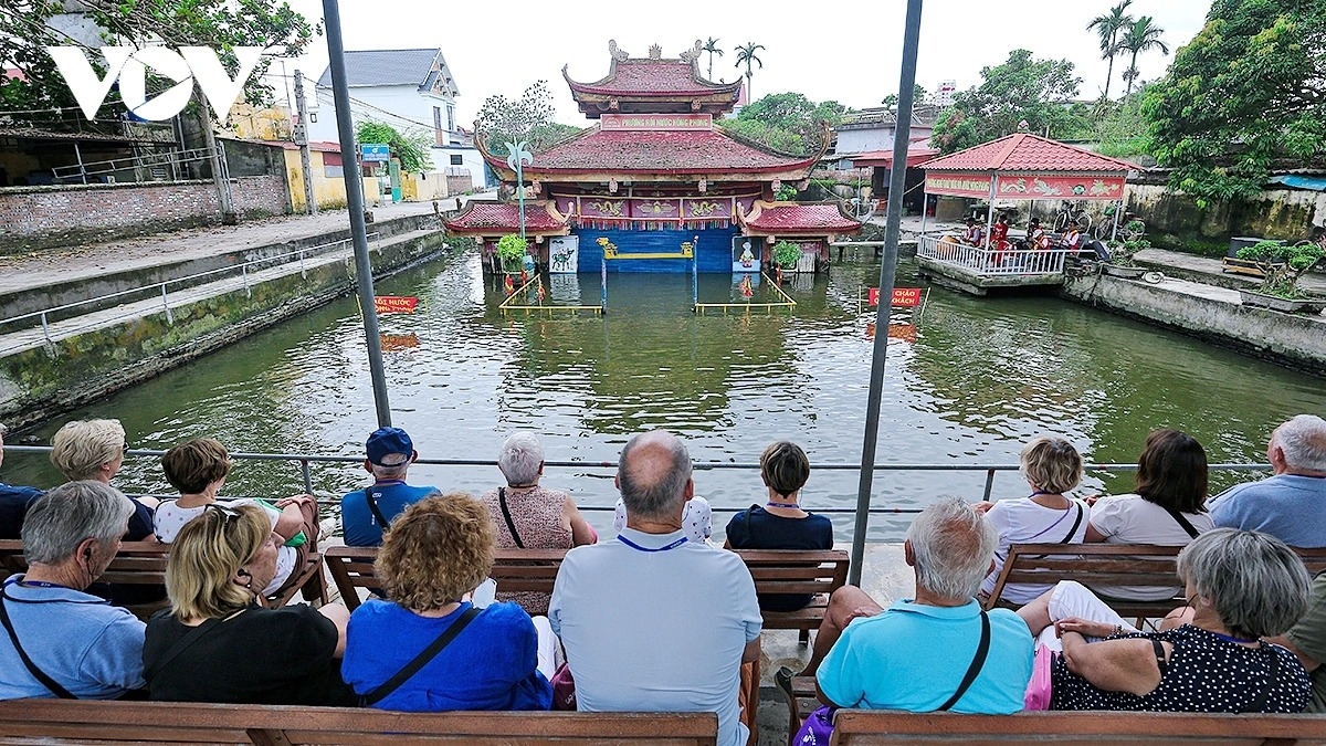 hai phong village artisans keep water puppetry alive to draw tourists picture 5