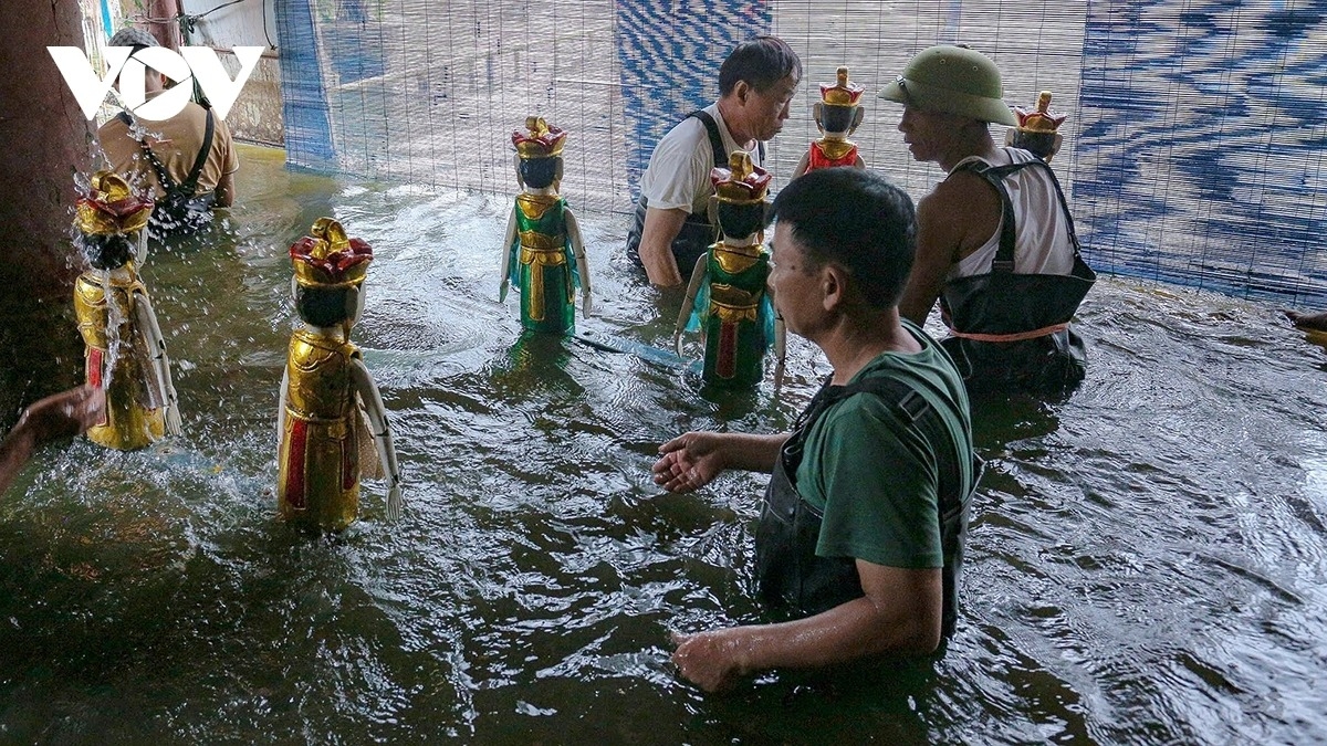 hai phong village artisans keep water puppetry alive to draw tourists picture 6