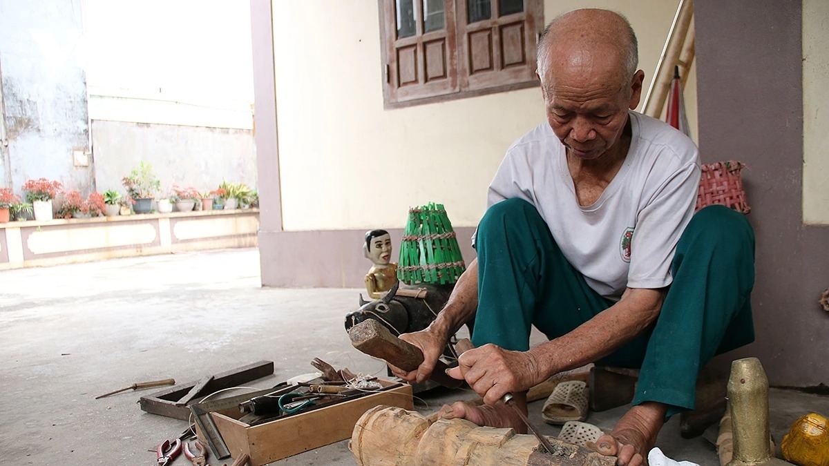 hai phong village artisans keep water puppetry alive to draw tourists picture 7