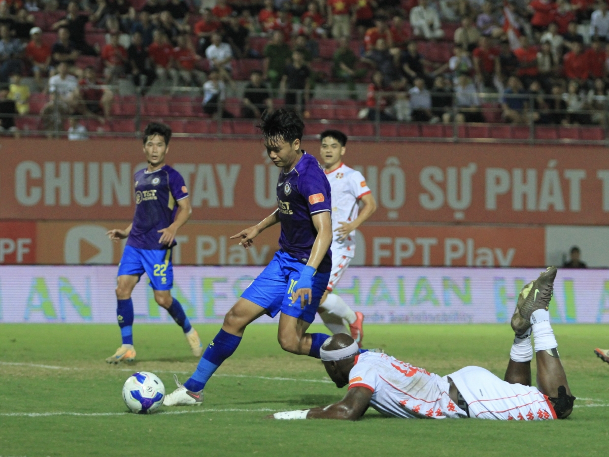 ha noi fc vap nga, cahn tien gan hon den ngoi vo dich v-league hinh anh 2