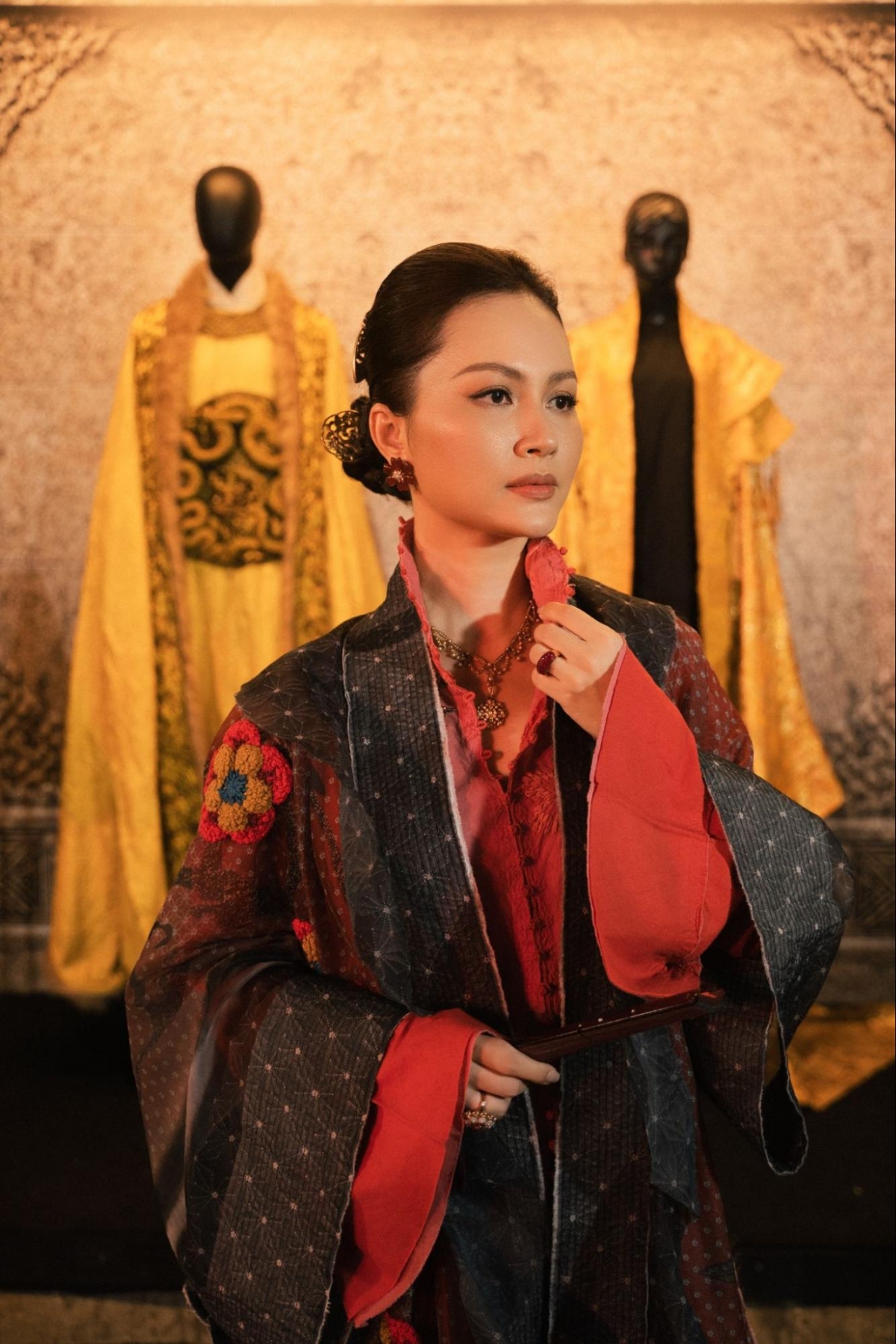 nhan sac man ma cua Do thi hai yen khi vao vai hoang hau ho duong hinh anh 4