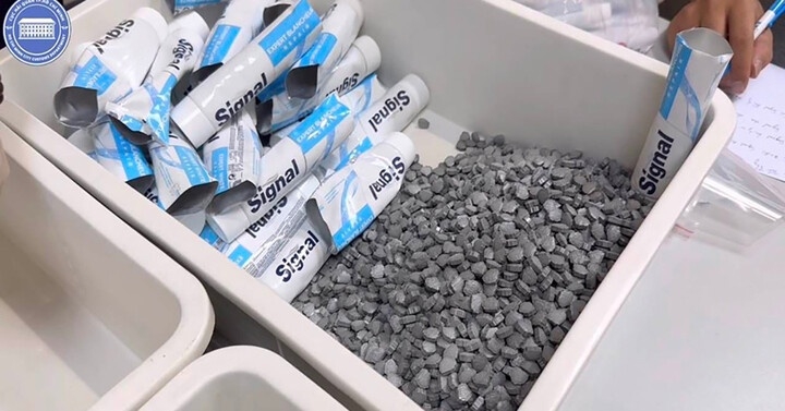 truy to ca si chi dan, nguoi mau an tay, co tien tu thien truc phuong hinh anh 2