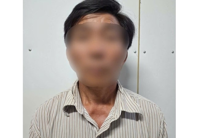 Doi tuong dam o chau be 13 tuoi ra dau thu hinh anh 1