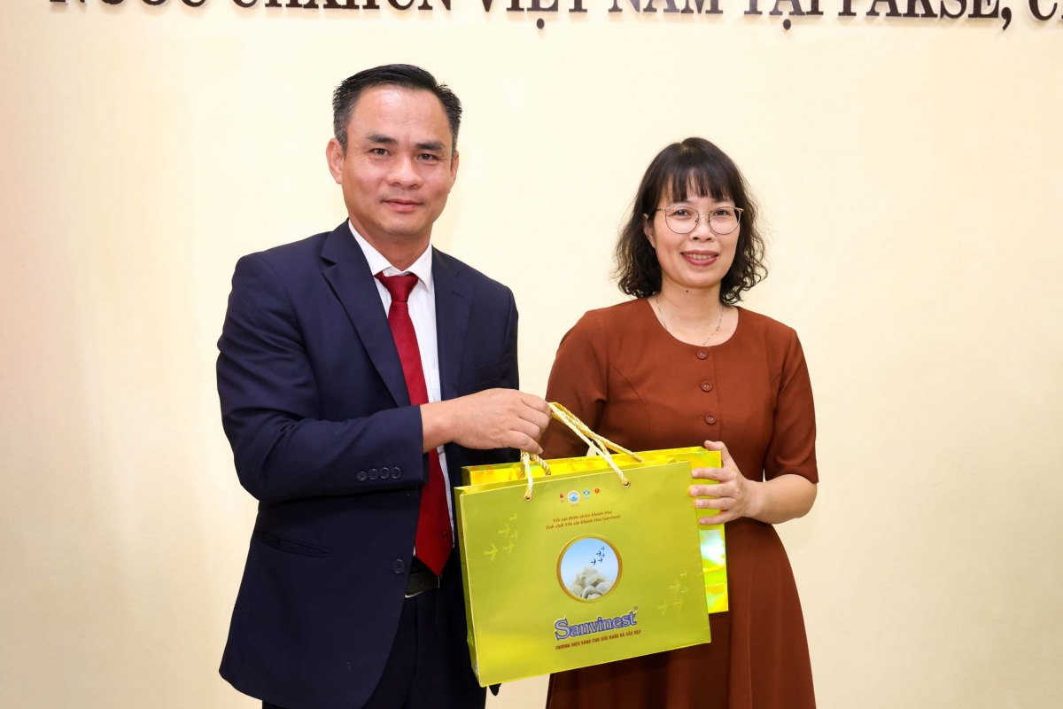 yen sao khanh hoa day manh quan he huu nghi va phat trien kinh doanh tai lao hinh anh 1