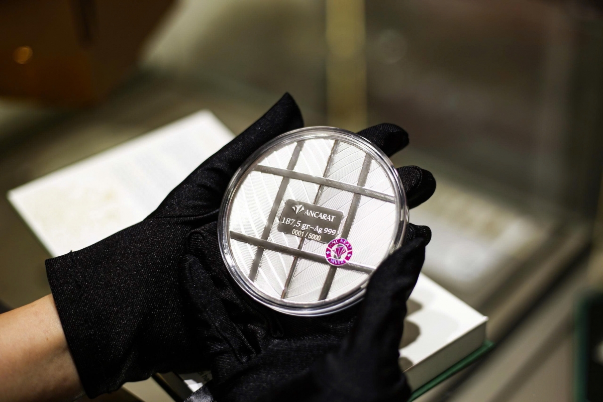 gia bac hom nay 29 4 gia bac trong nuoc va the gioi cung giam nhe hinh anh 1