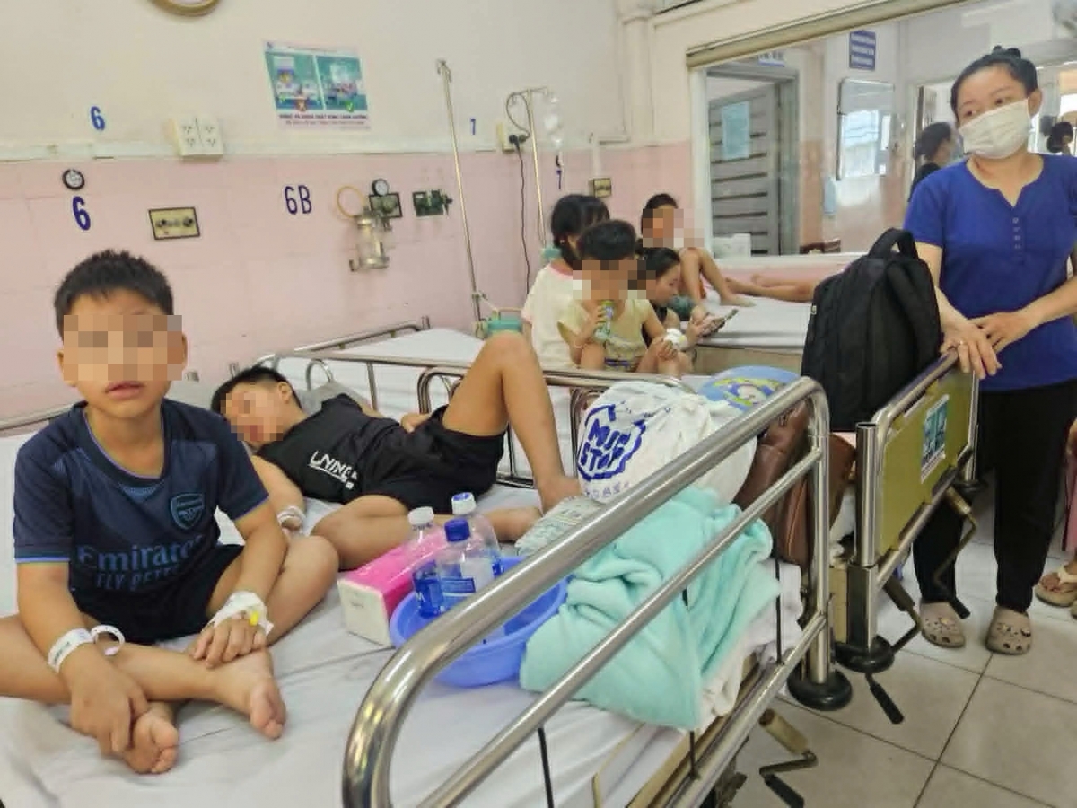 tam dung an ban tru tai truong hoc o tp.hcm nghi do ngo doc hinh anh 1