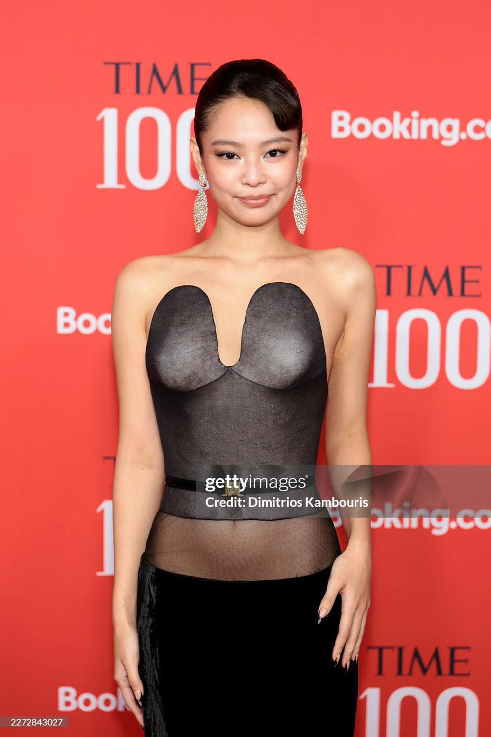 jennie cua blackpink bi dim hang tai time100 gala mac xau kho cuu hinh anh 4
