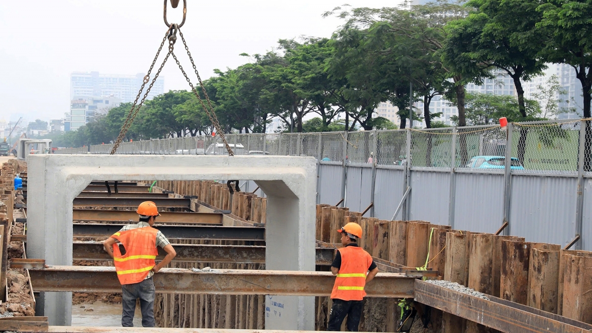 chu tich ubnd ha noi kiem tra, thuc tien do cac du an khan cap chong ngap hinh anh 2