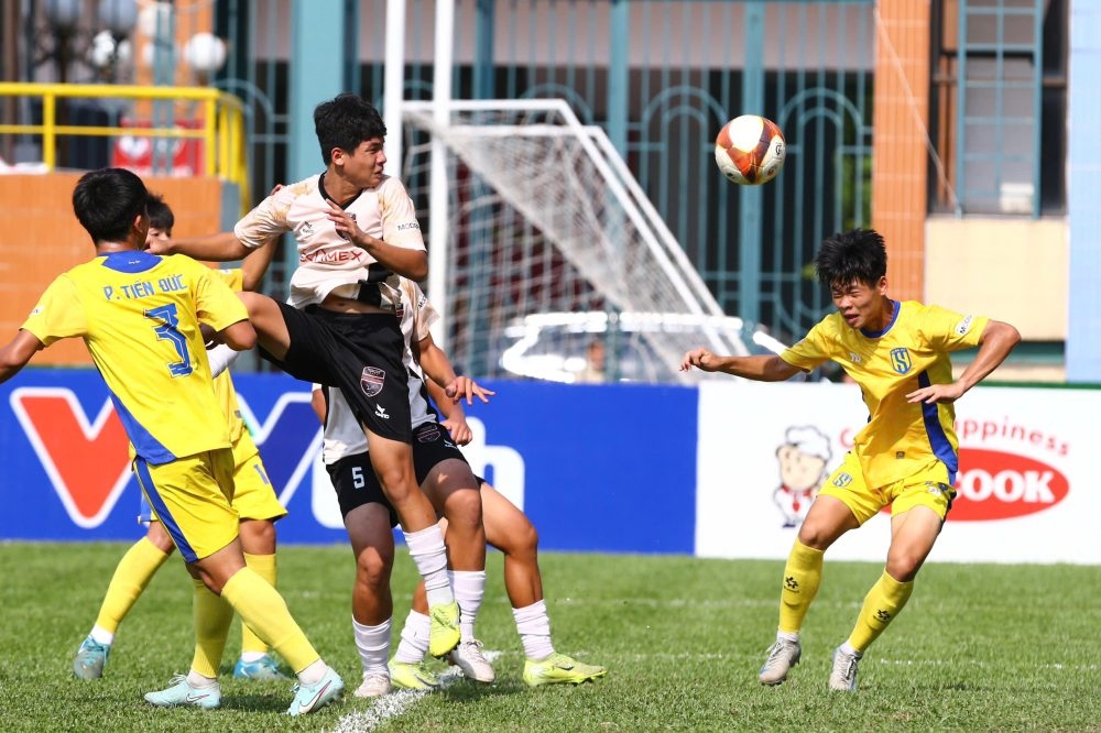 ket qua bong da vck u15 quoc gia 2026 toi 9 4 slna va tay ninh vao ban ket hinh anh 1