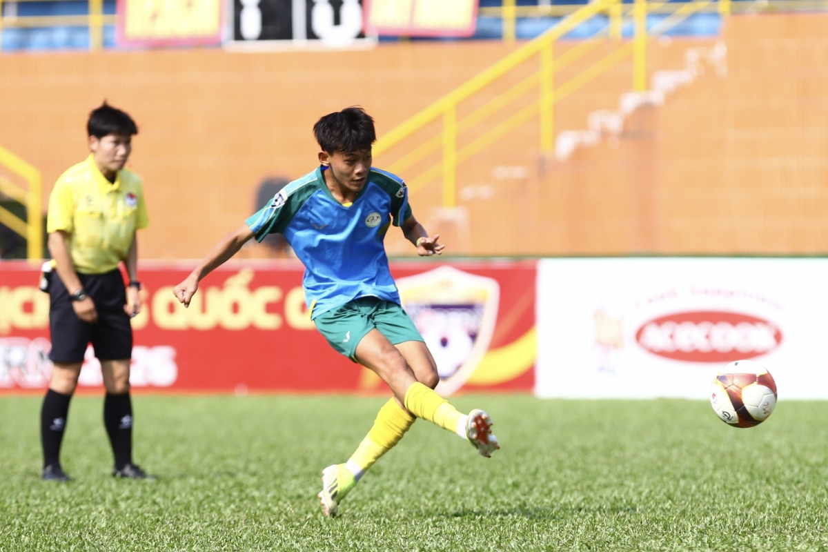 ket qua bong da hom nay 2-4 ruot duoi ty so ngoan muc o giai u15 quoc gia 2026 hinh anh 2