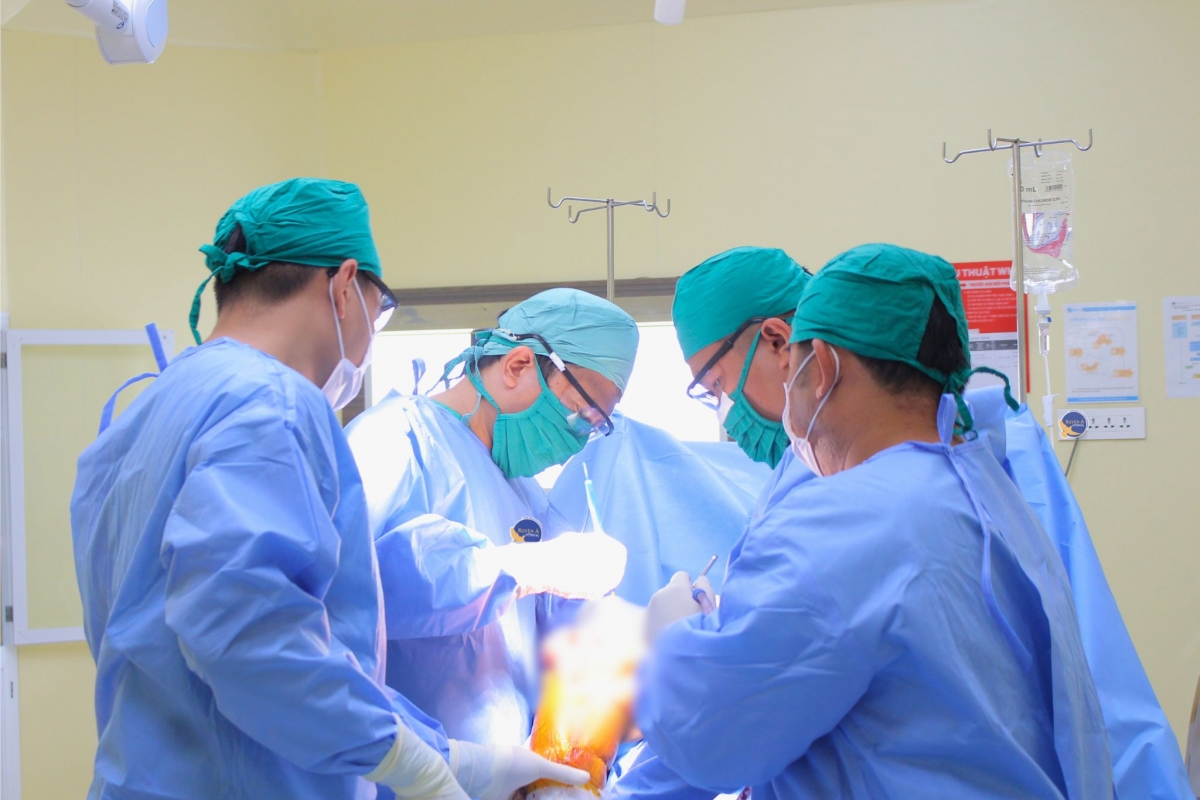 phoi hop da chuyen khoa cuu khop goi thoai hoa nang o nguoi cao tuoi hinh anh 1