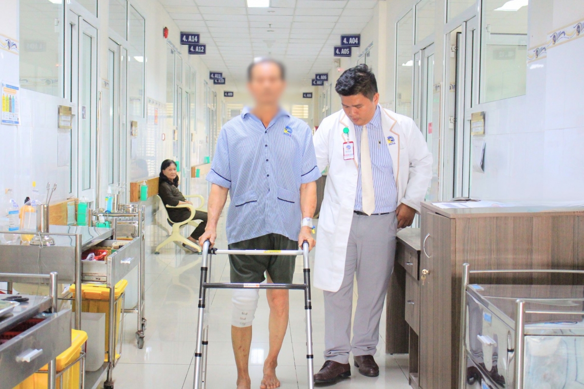 phoi hop da chuyen khoa cuu khop goi thoai hoa nang o nguoi cao tuoi hinh anh 2