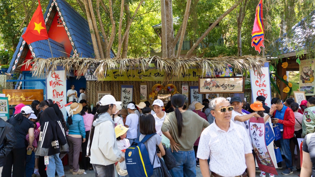 lam Dong don 350.000 luot khach dip gio to, doanh thu 768 ty dong hinh anh 3