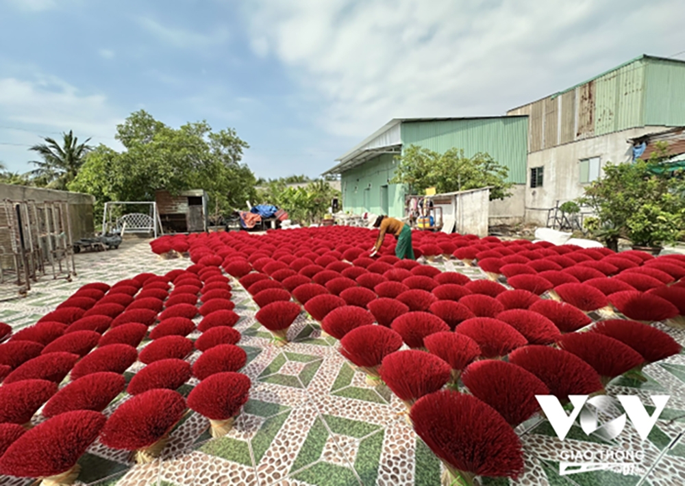 lang nhang le minh xuan - noi luu giu huong tram cua ky uc hinh anh 7