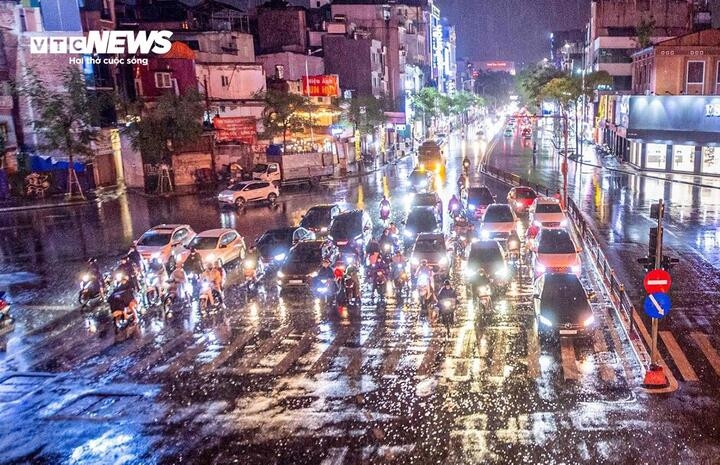 mien bac don khong khi lanh gay mua lon tu chieu toi mai, de phong dong loc hinh anh 1