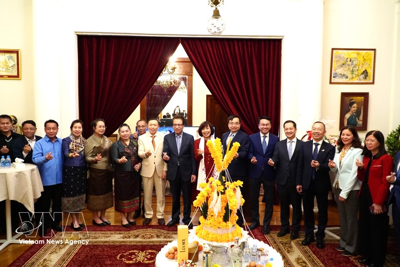 vietnamese ambassador to russia extends traditional new year greetings to laos picture 1