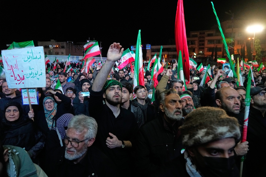 hang nghin nguoi dan iran tuan hanh an mung lenh ngung ban hinh anh 5