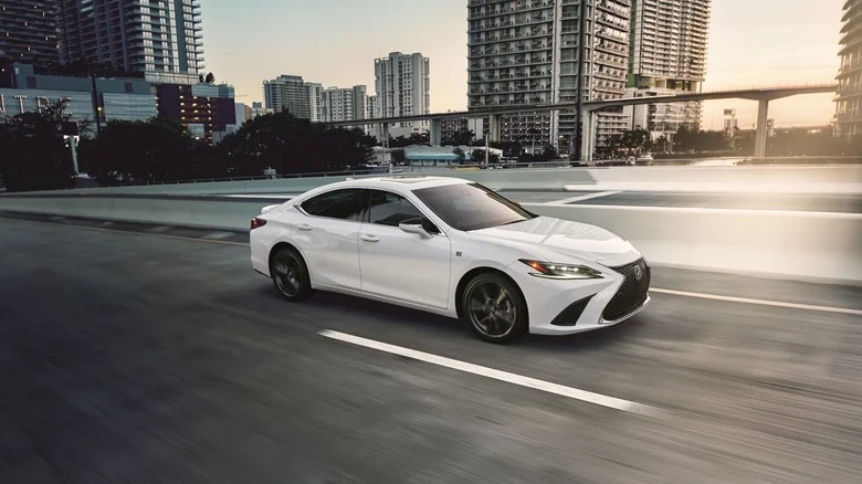 lexus lc lot top xe o to dang ban e nhat tai my nam 2026 hinh anh 5