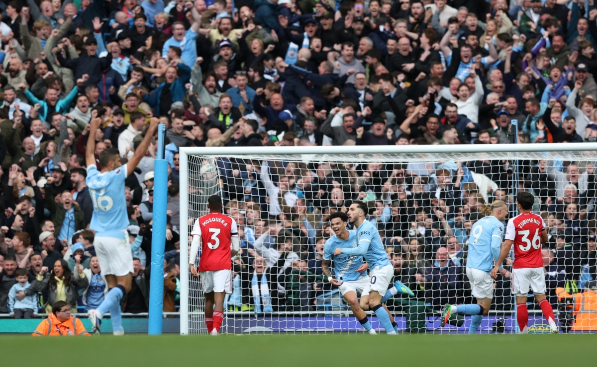 loat bieu cam kho do cua mikel arteta trong ngay arsenal thua man city hinh anh 9